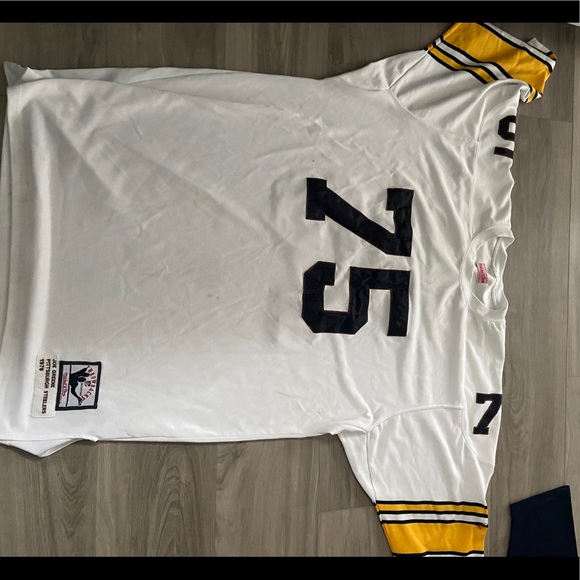 Vintage classic NBA/NFL jerseys - Picture 11 of 12